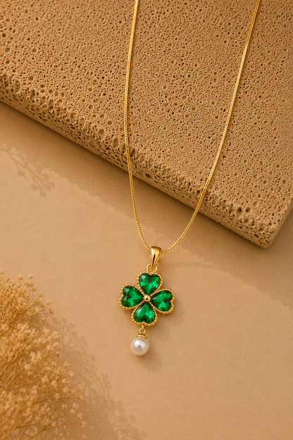 Emerald Bloom Pearl Necklace